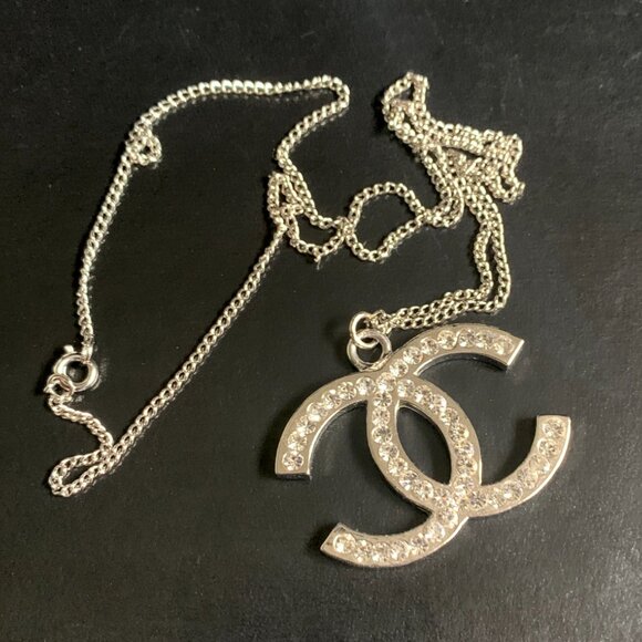 Vintage CC Logo Rhinestone Pendant on 23 inch Chain Necklace - Picture 10 of 10